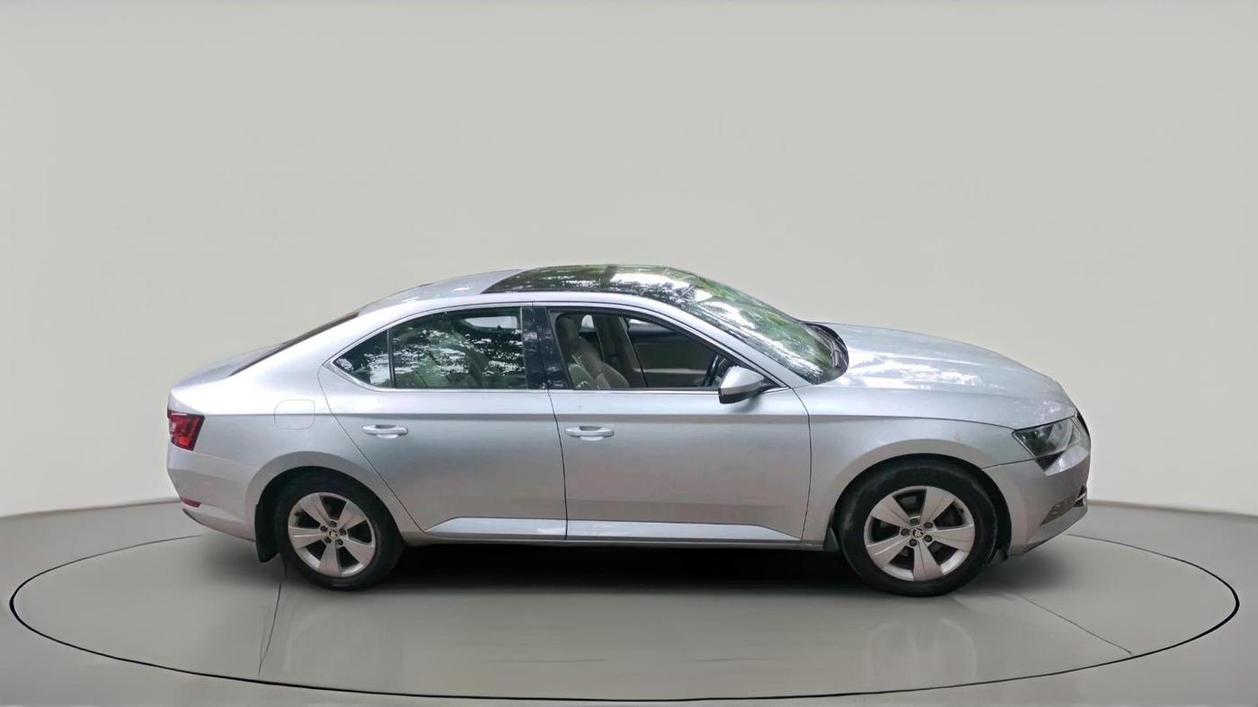 2016 Skoda Superb STYLE 1.8 TSI AT, Petrol, Automatic, 30,339 km, exterior