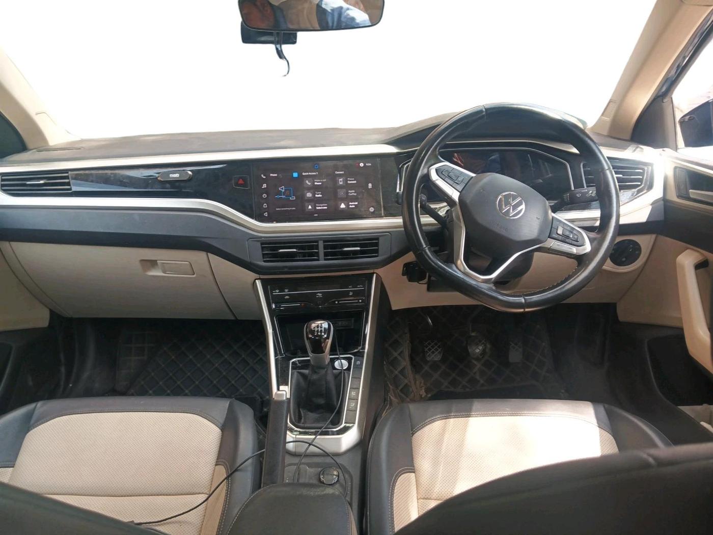 2024 Volkswagen VIRTUS TOPLINE TSI 1.0 MT, Petrol, Manual, 53,624 km, interior