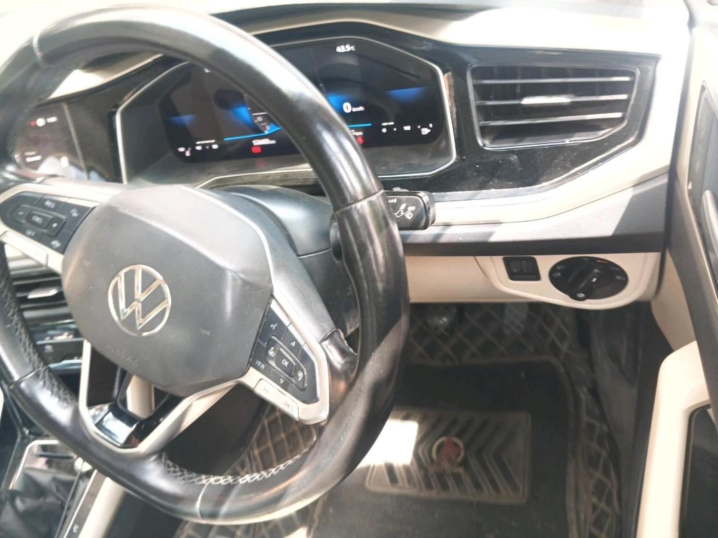 2024 Volkswagen VIRTUS TOPLINE TSI 1.0 MT, Petrol, Manual, 53,624 km, interior
