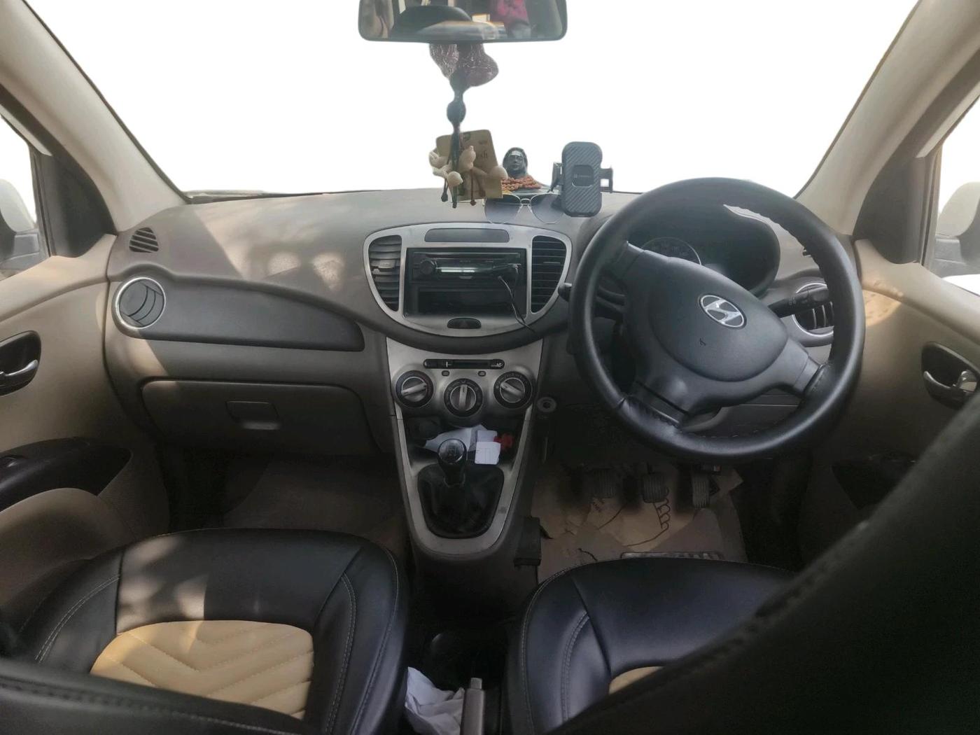 2012 Hyundai i10 MAGNA 1.2, Petrol, Manual, 1,00,142 km, interior