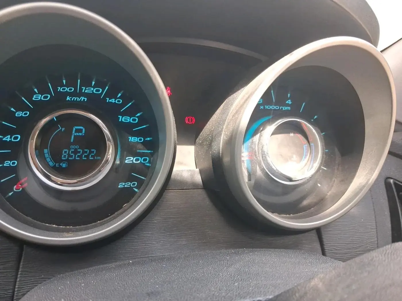 2016 Mahindra XUV500 W6 AT 1.99, Diesel, Automatic, 85,222 km, interior