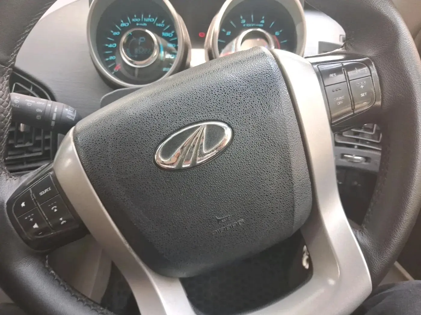 2016 Mahindra XUV500 W6 AT 1.99, Diesel, Automatic, 85,222 km, interior