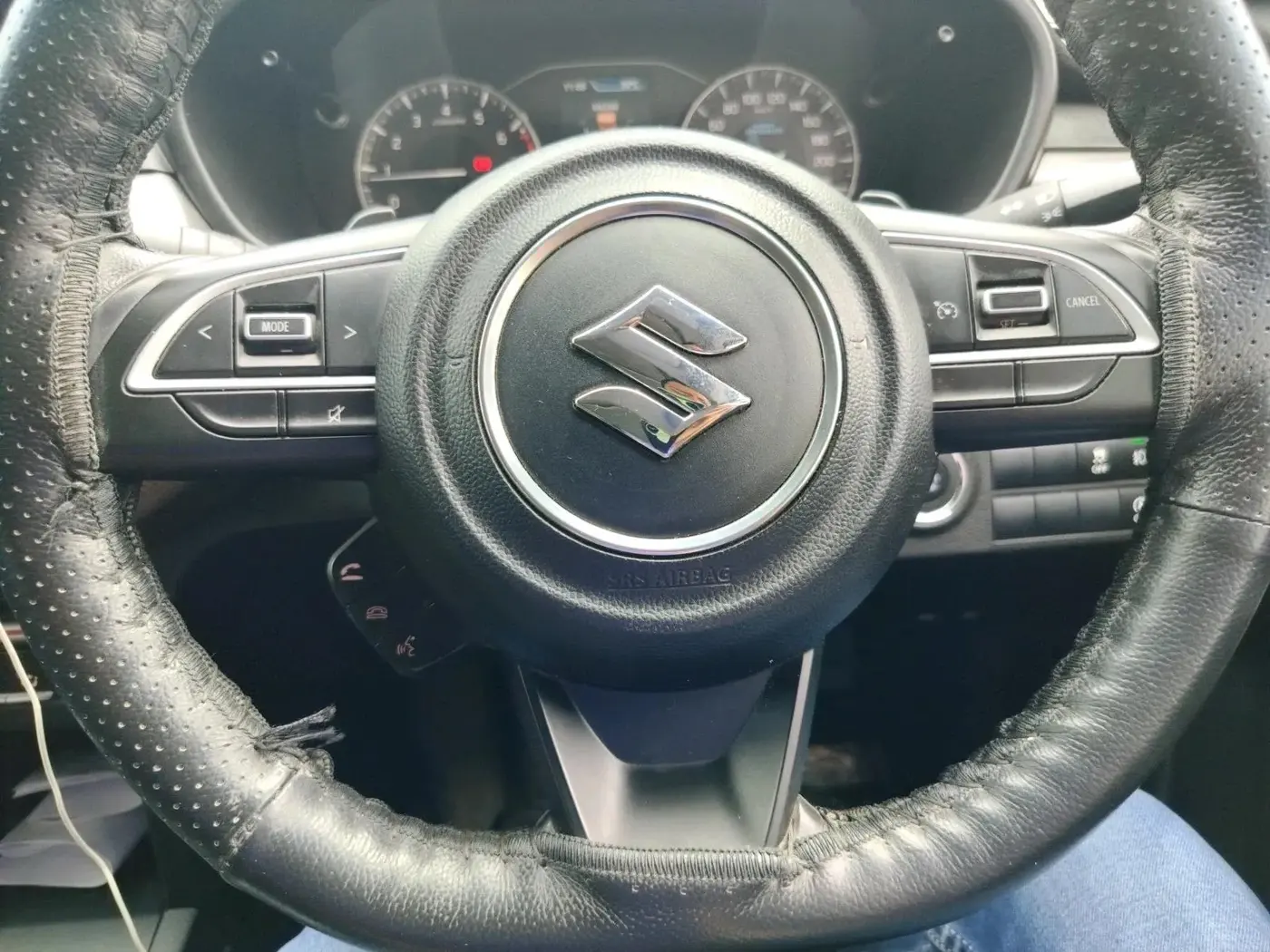 2024 Maruti BREZZA ZXI AT SMART HYBRID, Petrol, Automatic, 26,225 km, interior
