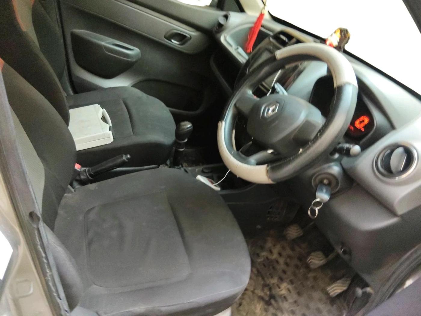 2016 Renault Kwid RXT 1.0, Petrol, Manual, 53,134 km, interior