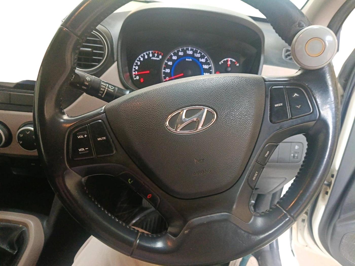 2014 Hyundai Grand i10 ASTA (O) 1.2 KAPPA VTVT, Petrol, Manual, 81,333 km, interior