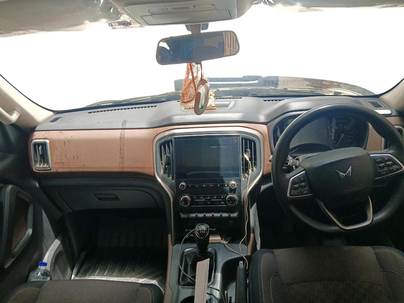2023 Mahindra SCORPIO-N Z4 PETROL MT 7 STR, Petrol, Manual, 17,447 km, interior
