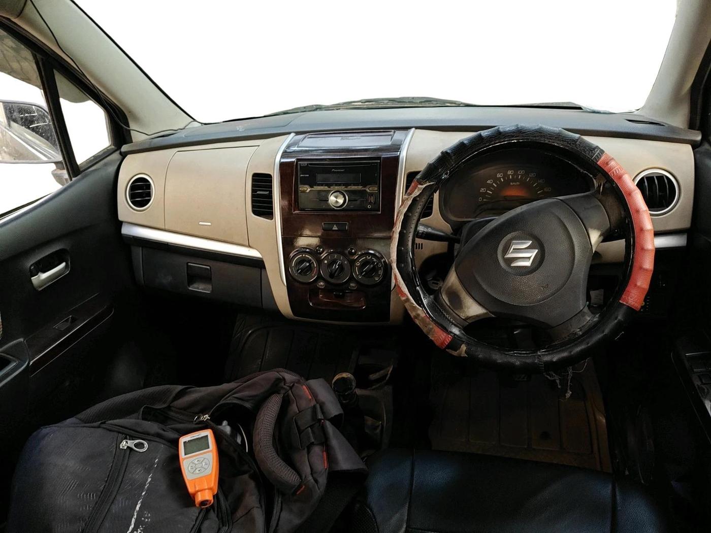 2017 Maruti Wagon R 1.0 LXI CNG, CNG, Manual, 1,92,662 km, interior