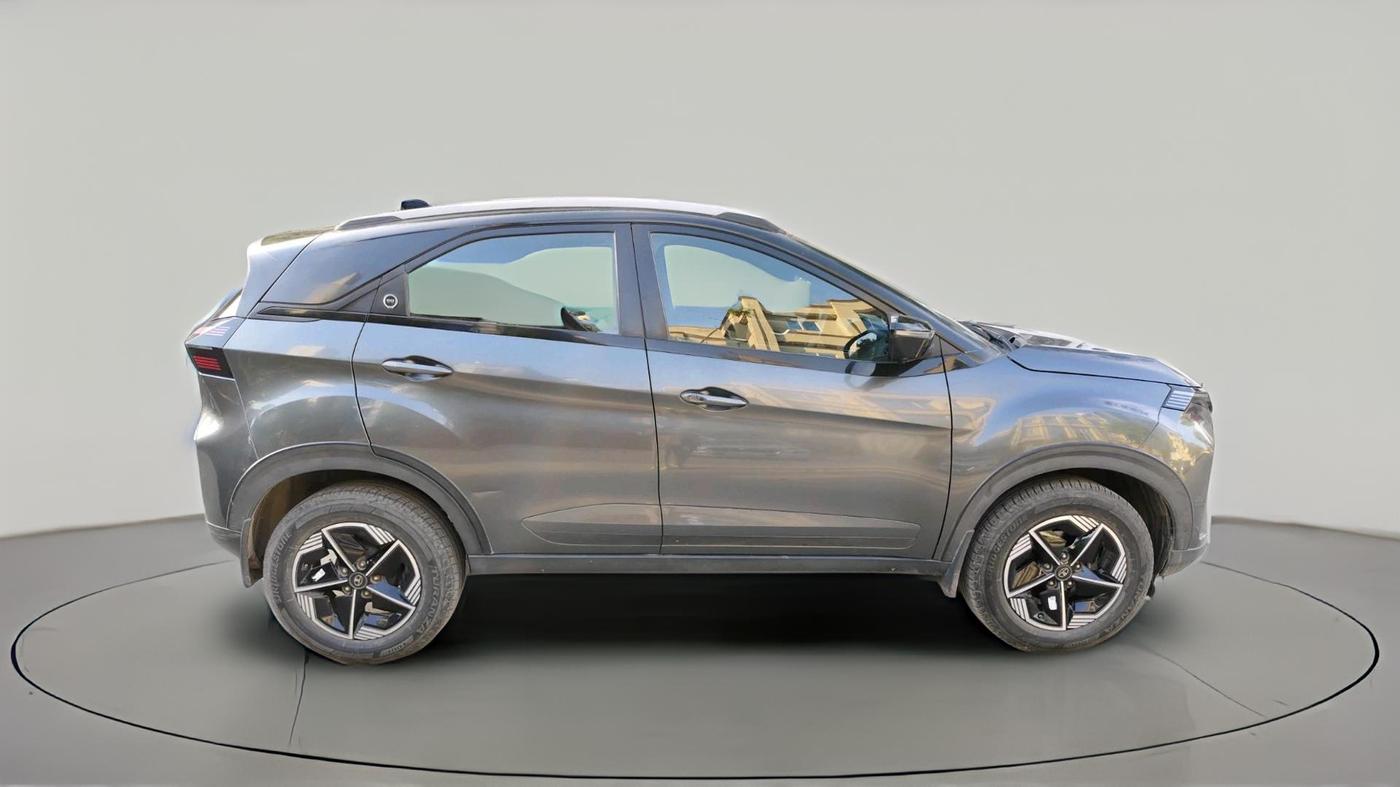 2024 Tata NEXON FEARLESS + SUNROOF DCA DUAL TONE 1.2 PETROL, Petrol, Automatic, 41,000 km, exterior