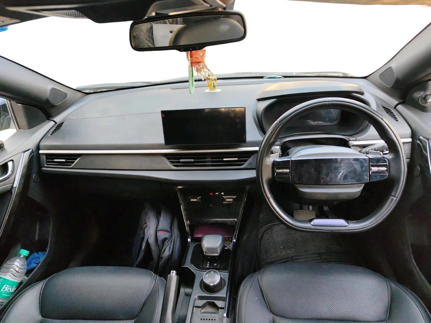 2024 Tata NEXON FEARLESS + SUNROOF DCA DUAL TONE 1.2 PETROL, Petrol, Automatic, 41,000 km, interior