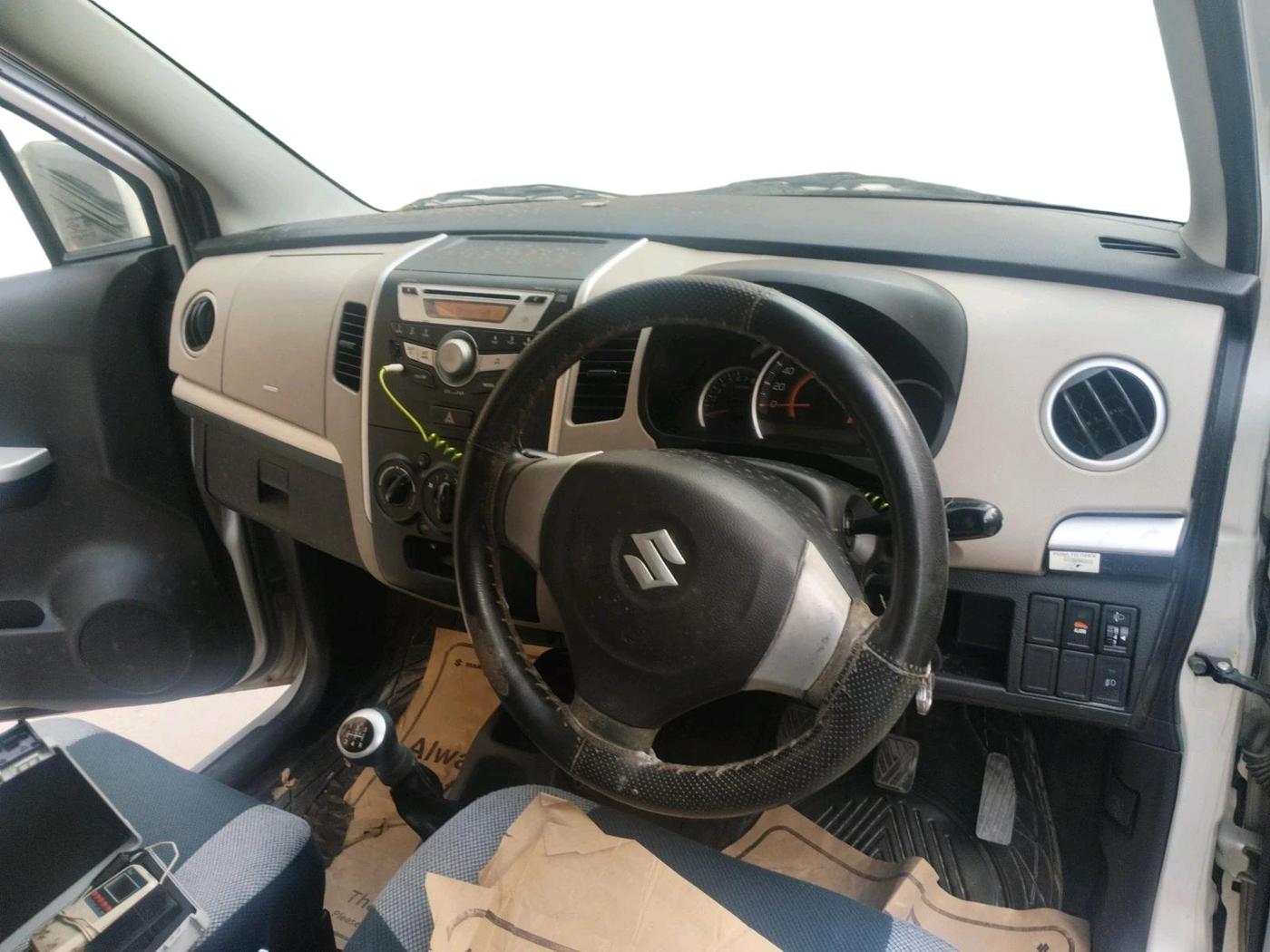 2015 Maruti Wagon R 1.0 VXI, Petrol, Manual, 63,205 km, interior