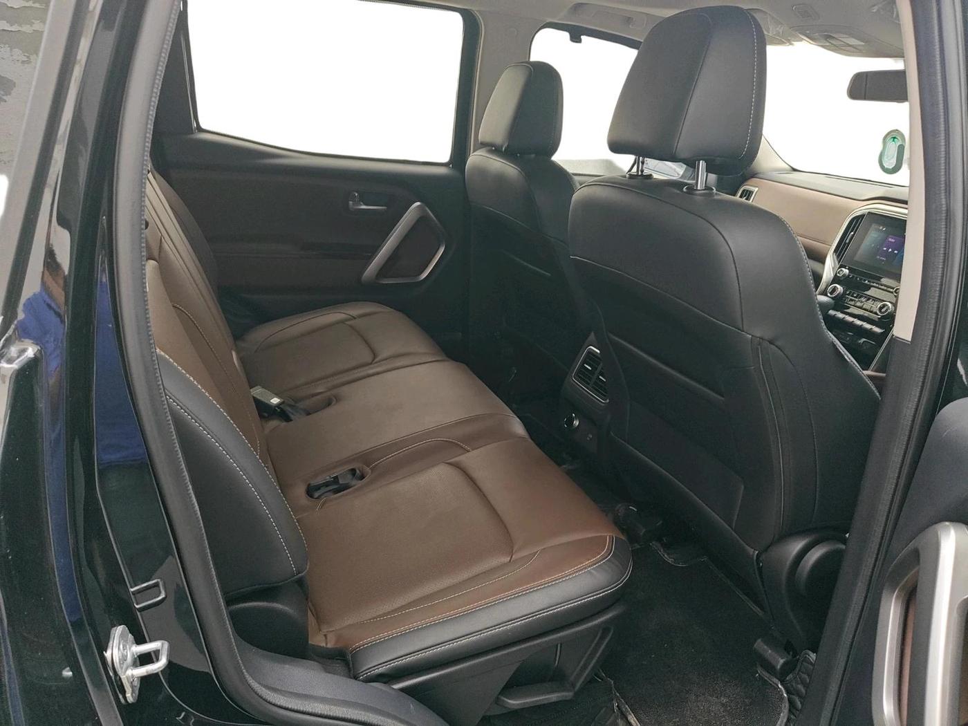 2024 Mahindra SCORPIO-N Z8 Select Diesel AT 2WD, Diesel, Automatic, 7,739 km, interior