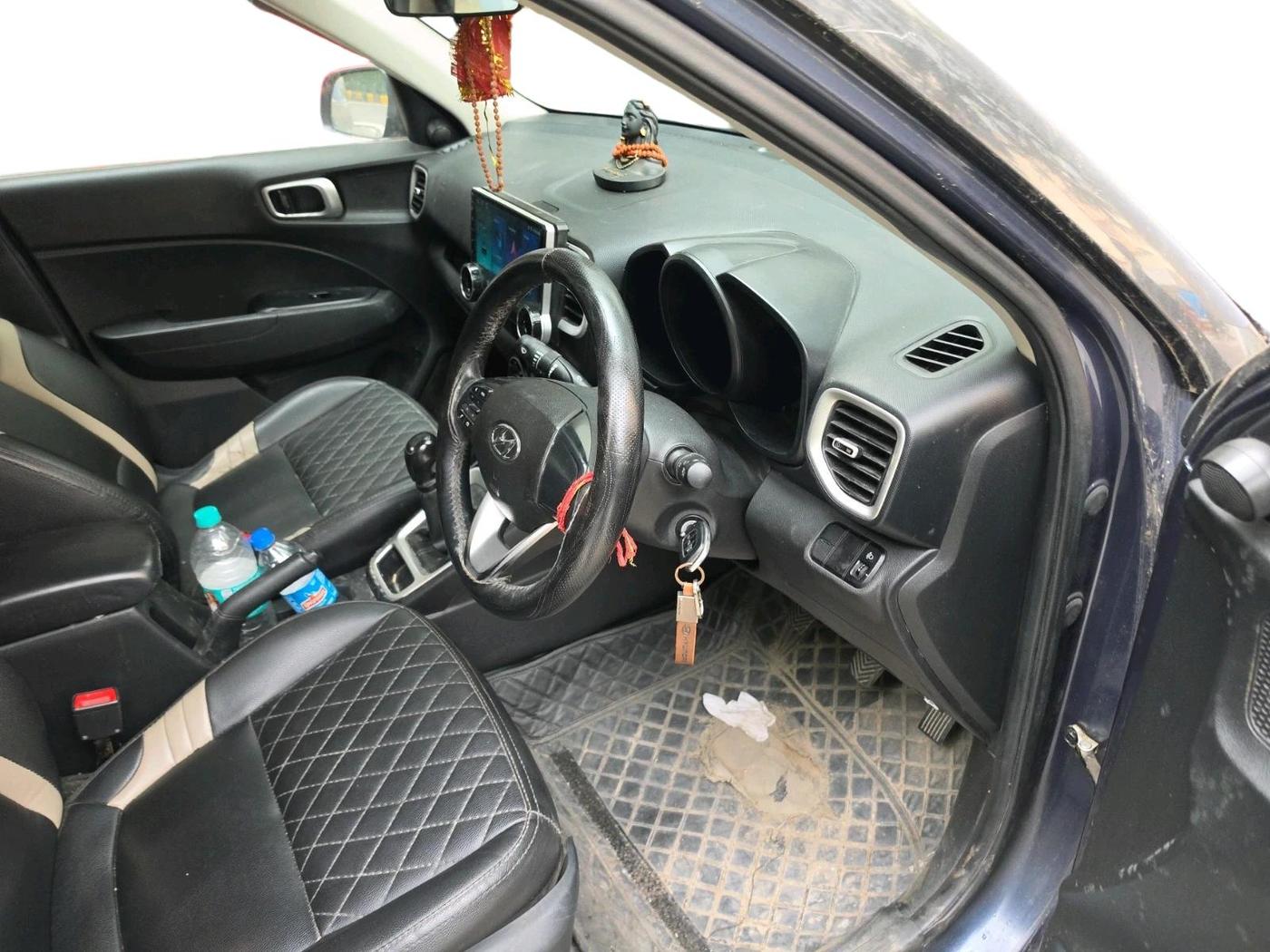 2020 Hyundai VENUE S 1.2, Petrol, Manual, 59,687 km, interior