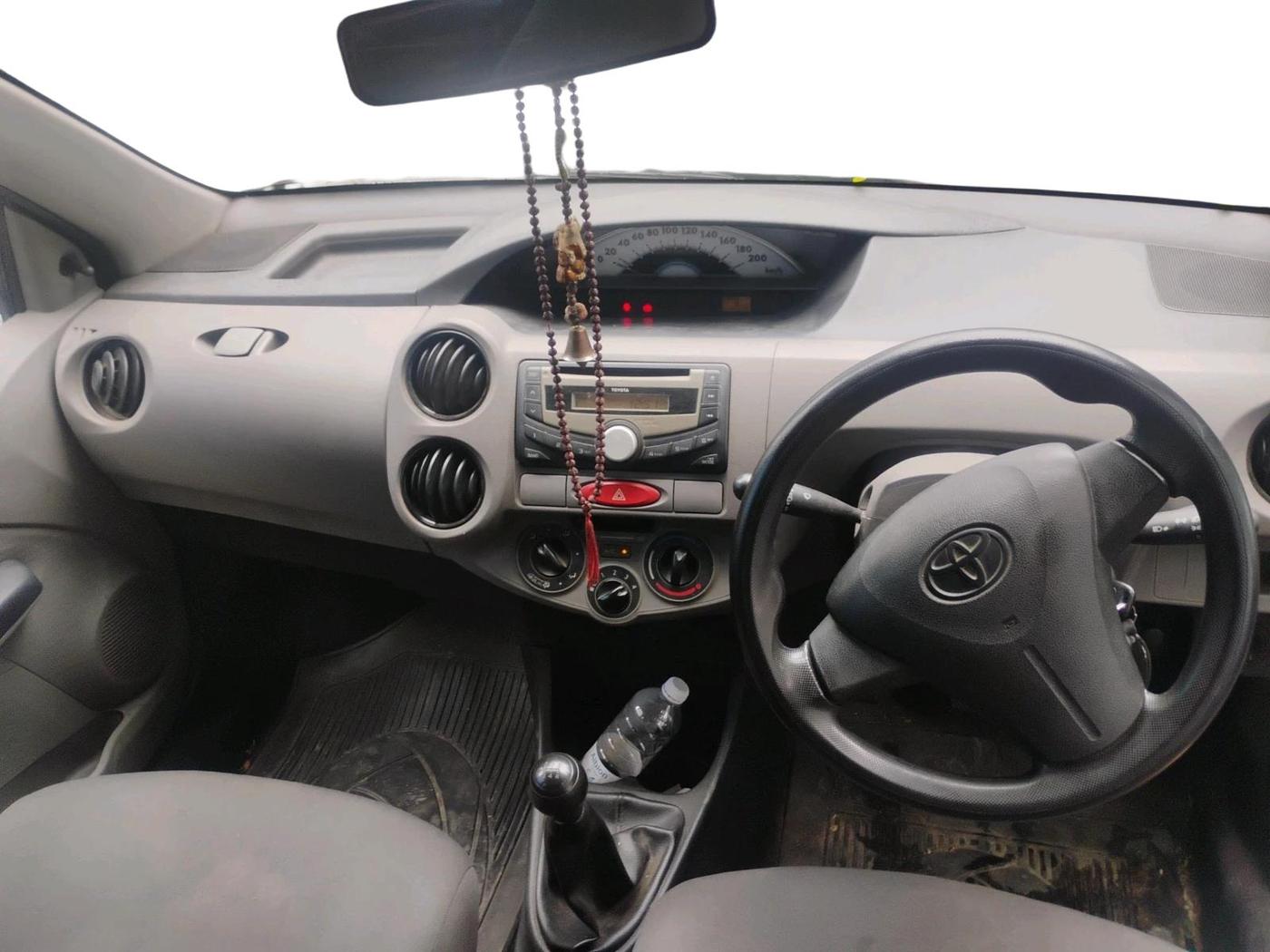 2011 Toyota Etios Liva G, Petrol, Manual, 62,838 km, interior