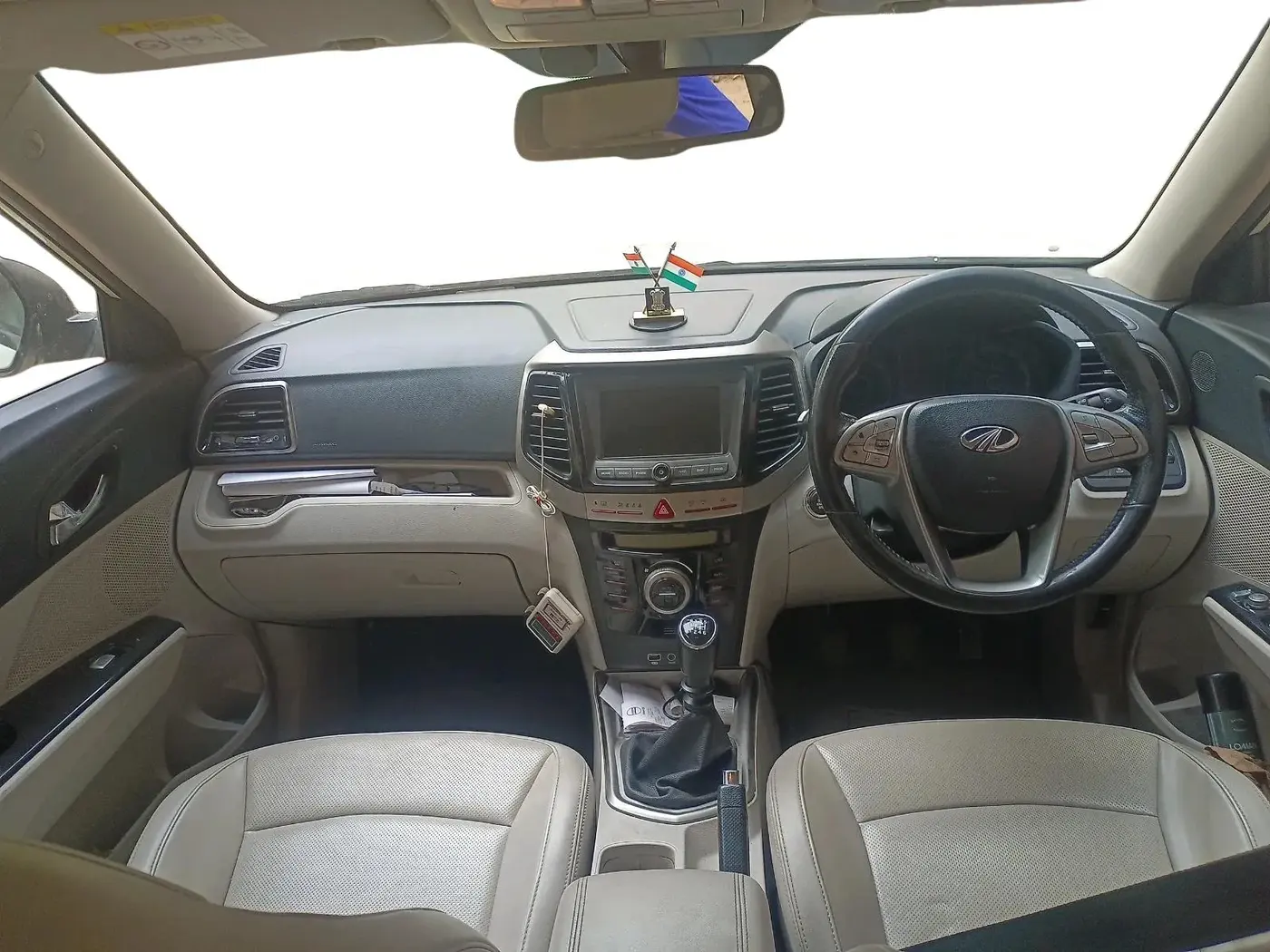2019 Mahindra XUV300 W8 (O) 1.2 PETROL, Petrol, Manual, 71,338 km, interior