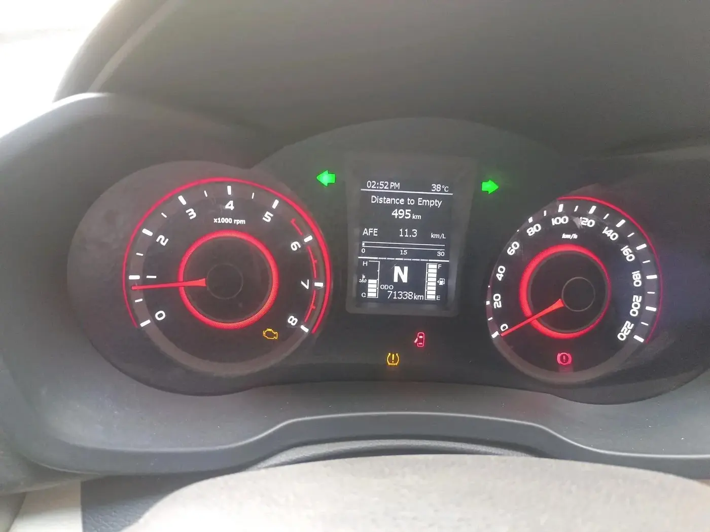 2019 Mahindra XUV300 W8 (O) 1.2 PETROL, Petrol, Manual, 71,338 km, interior