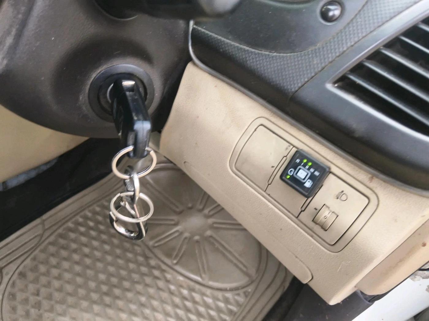 2013 Hyundai Verna FLUIDIC 1.6 VTVT EX, CNG, Manual, 1,07,450 km, interior