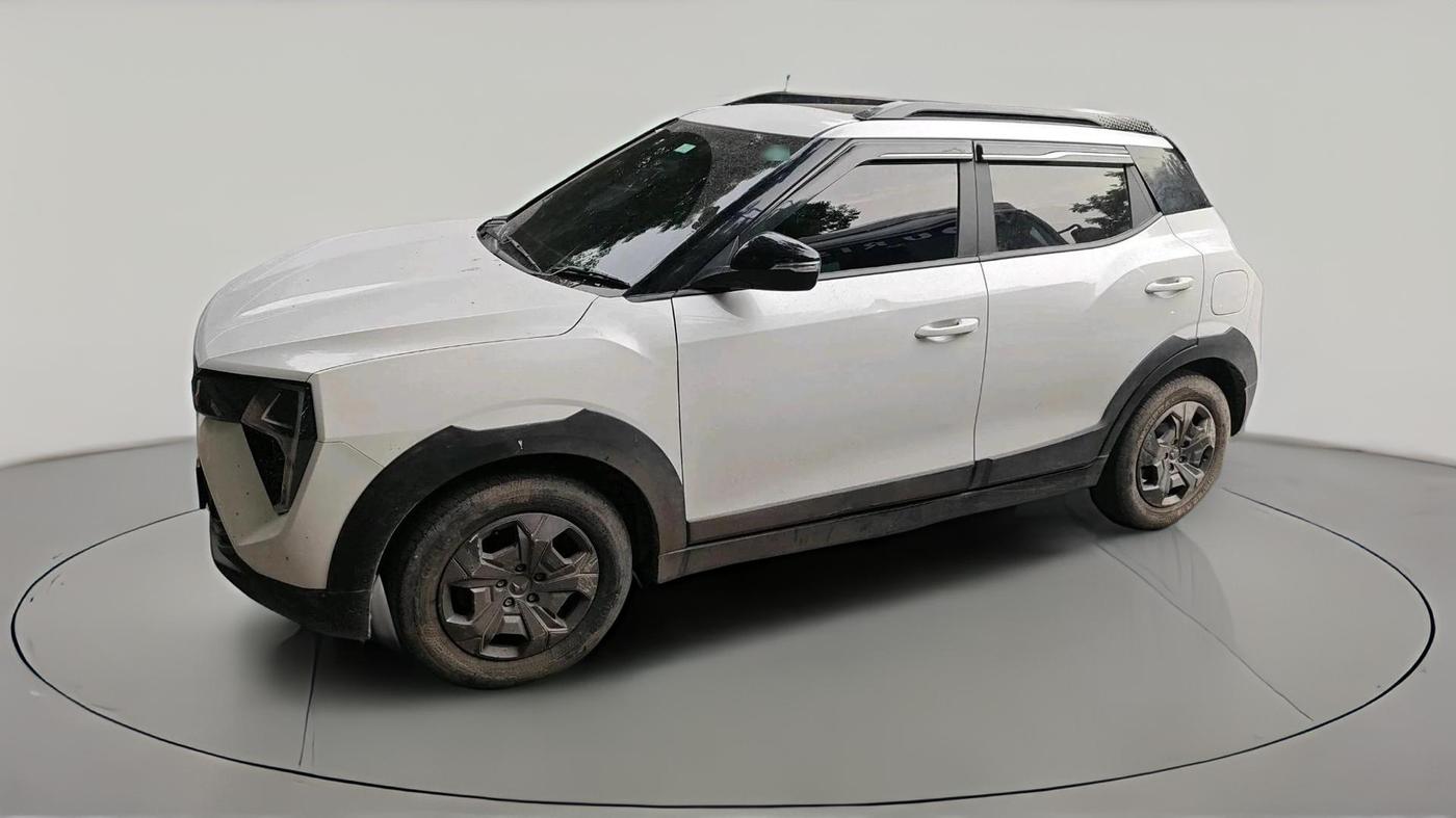 2024 Mahindra XUV 3XO MX3 Pro 1.2 L TCMPFi, CNG, Manual, 50,179 km, exterior