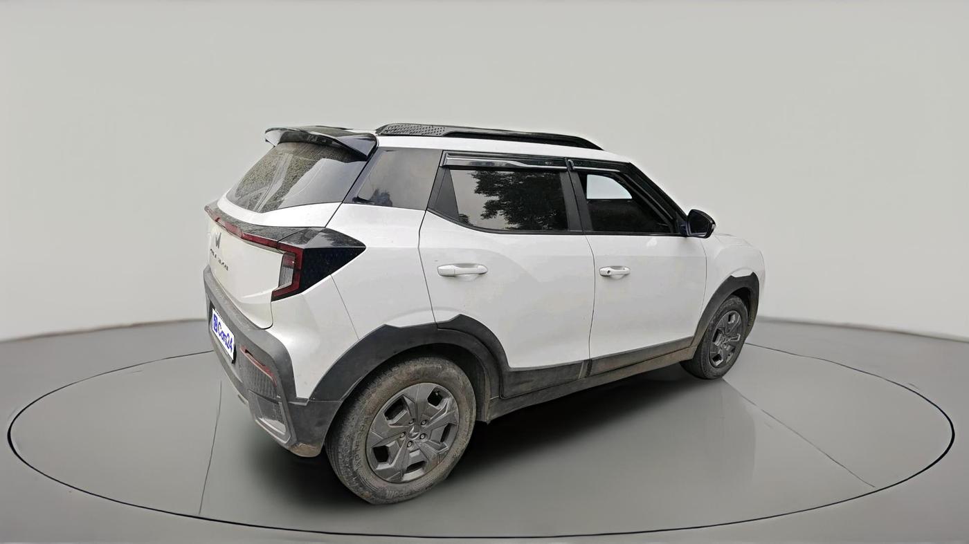 2024 Mahindra XUV 3XO MX3 Pro 1.2 L TCMPFi, CNG, Manual, 50,179 km, exterior