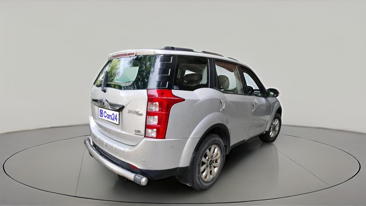 2016 Mahindra XUV500 W8 AT 1.99, Diesel, Automatic, 1,24,612 km, exterior