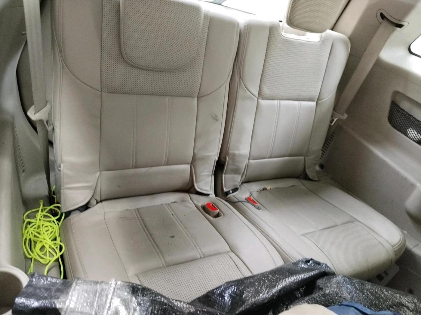 2016 Mahindra XUV500 W8 AT 1.99, Diesel, Automatic, 1,24,612 km, interior
