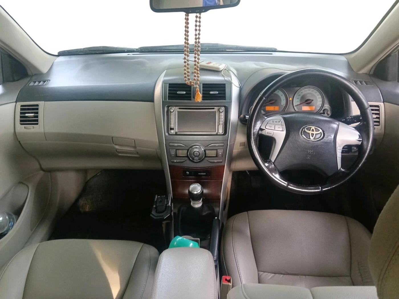 2012 Toyota Corolla Altis G PETROL, CNG, Manual, 1,30,175 km, interior