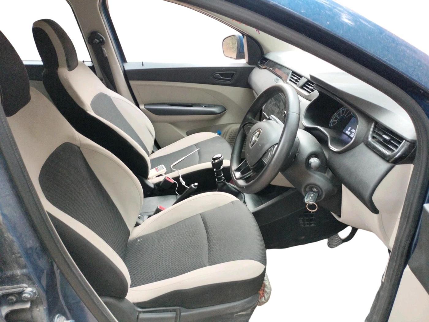 2019 Renault TRIBER RXT, Petrol, Manual, 28,207 km, interior