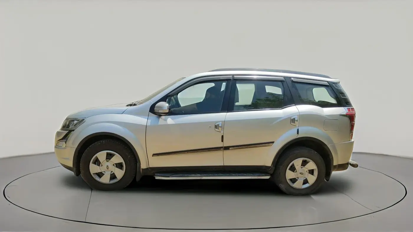2017 Mahindra XUV500 W6 1.99, Diesel, Manual, 67,597 km, exterior
