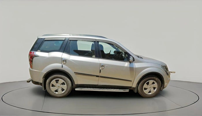 2017 Mahindra XUV500 W6 1.99, Diesel, Manual, 67,597 km, exterior