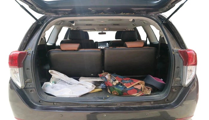 2017 Toyota Innova Crysta 2.8 GX AT 7 STR, Diesel, Automatic, 1,48,984 km, exterior