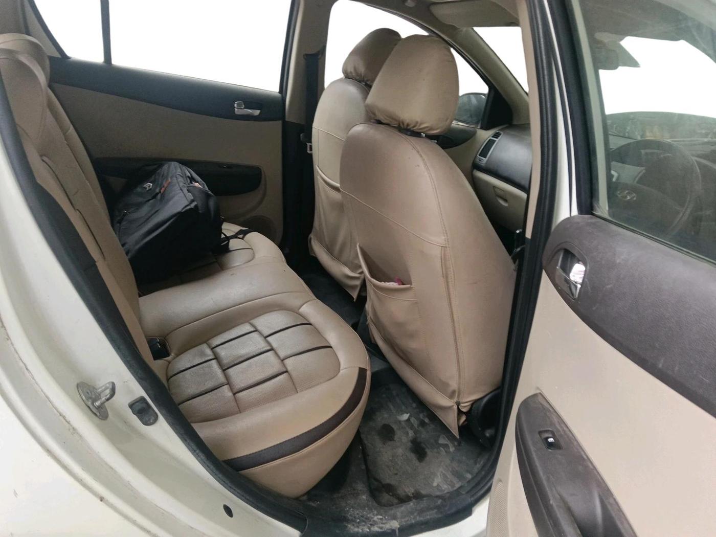 2013 Hyundai i20 MAGNA (O) 1.2, Petrol, Manual, 81,321 km, interior