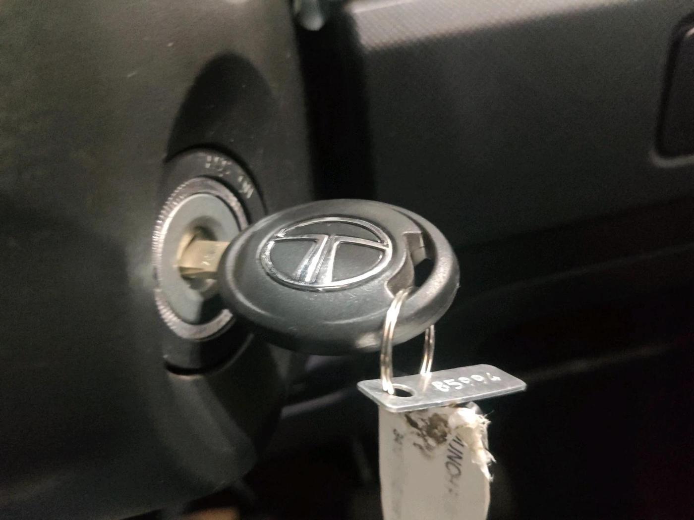2025 Tata PUNCH PURE MT, Petrol, Manual, 5,415 km, interior