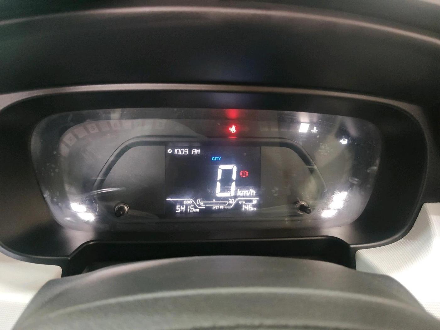 2025 Tata PUNCH PURE MT, Petrol, Manual, 5,415 km, interior
