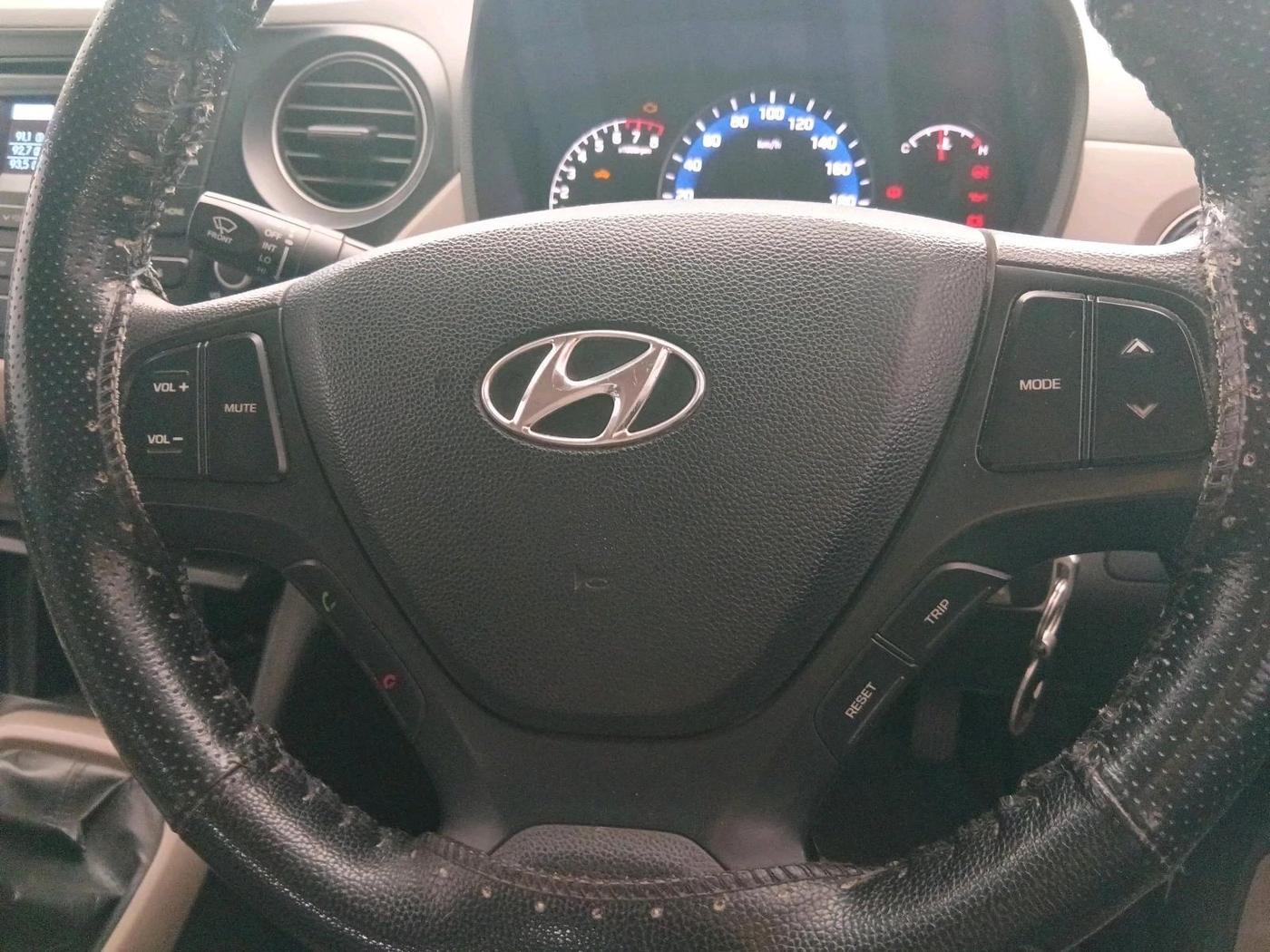 2014 Hyundai Xcent S (O) 1.2, Petrol, Manual, 41,296 km, interior