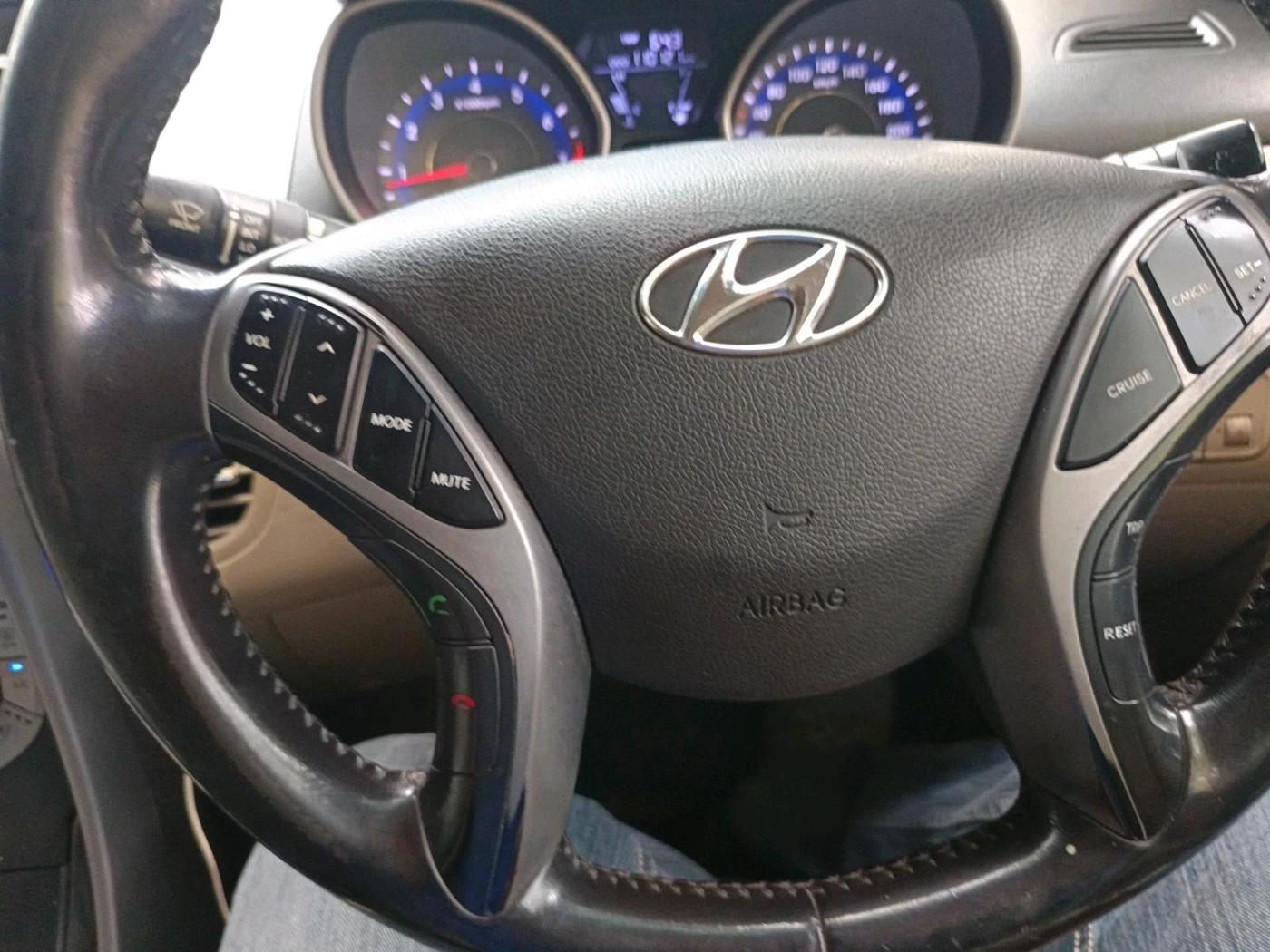 2012 Hyundai New Elantra 1.8 SX MT VTVT, CNG, Manual, 1,10,121 km, interior