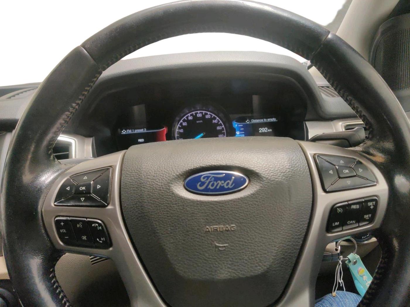 2016 Ford Endeavour TREND 2.2 4X2 AT, Diesel, Automatic, 1,37,838 km, interior