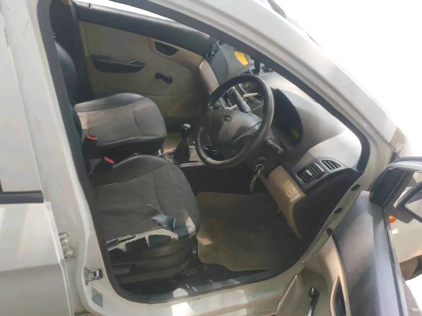 2013 Hyundai Eon ERA +, Petrol, Manual, 1,04,174 km, interior