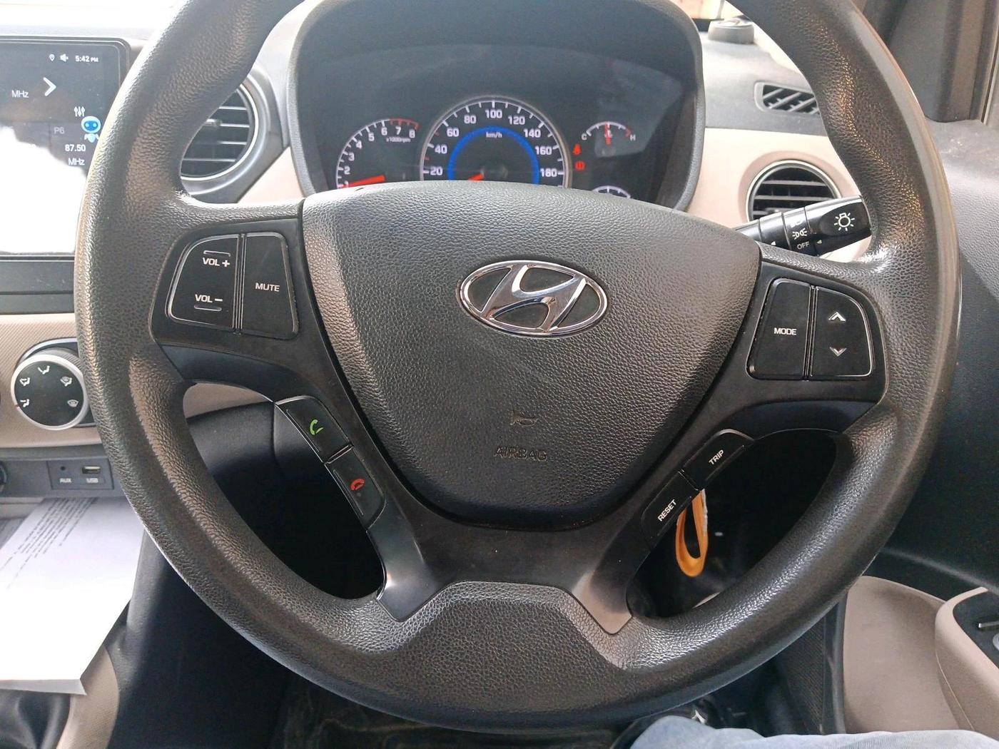 2016 Hyundai Grand i10 SPORTZ 1.2 KAPPA VTVT, Petrol, Manual, 75,477 km, interior