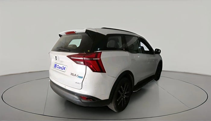 2022 Mahindra XUV700 AX 7 P AT 7 STR, Petrol, Automatic, 64,298 km, exterior