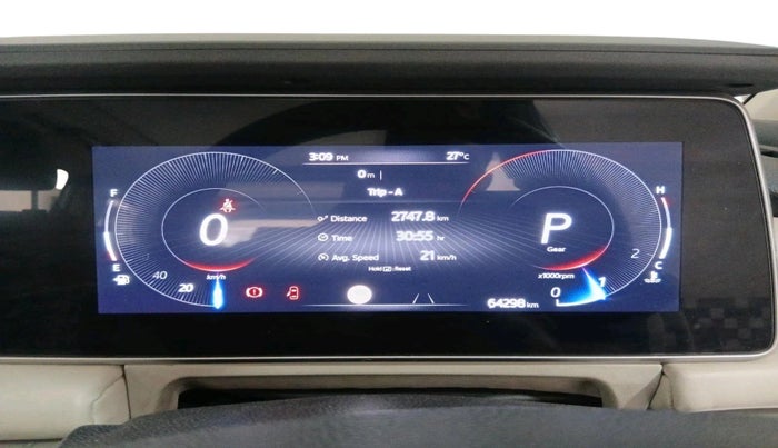 2022 Mahindra XUV700 AX 7 P AT 7 STR, Petrol, Automatic, 64,298 km, interior