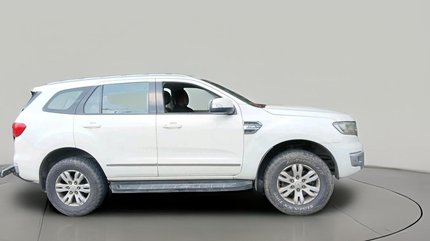 2016 Ford Endeavour TREND 3.2 4X4 AT, Diesel, Automatic, 1,13,768 km, exterior