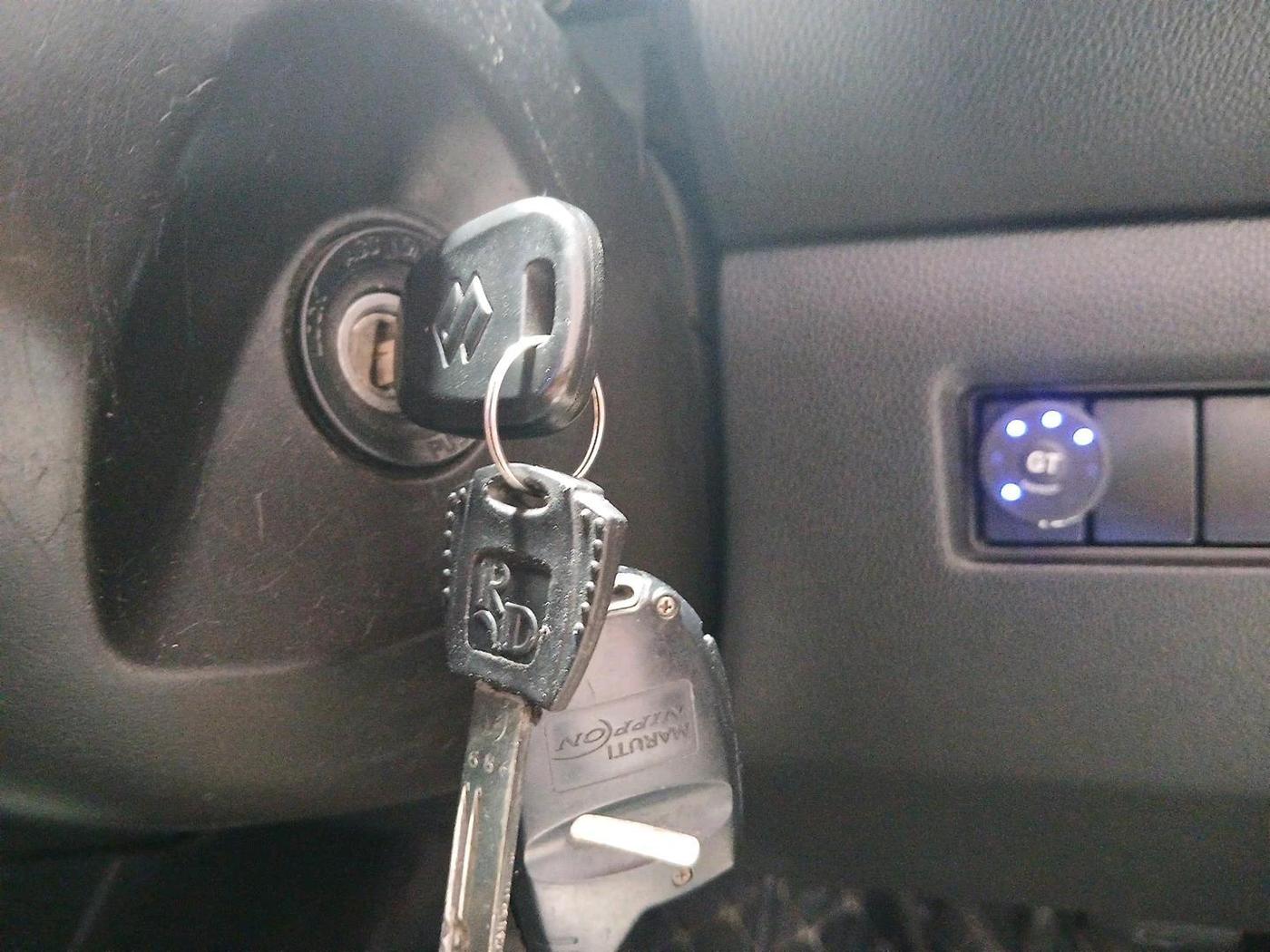 2021 Maruti Swift LXI, CNG, Manual, 84,883 km, interior