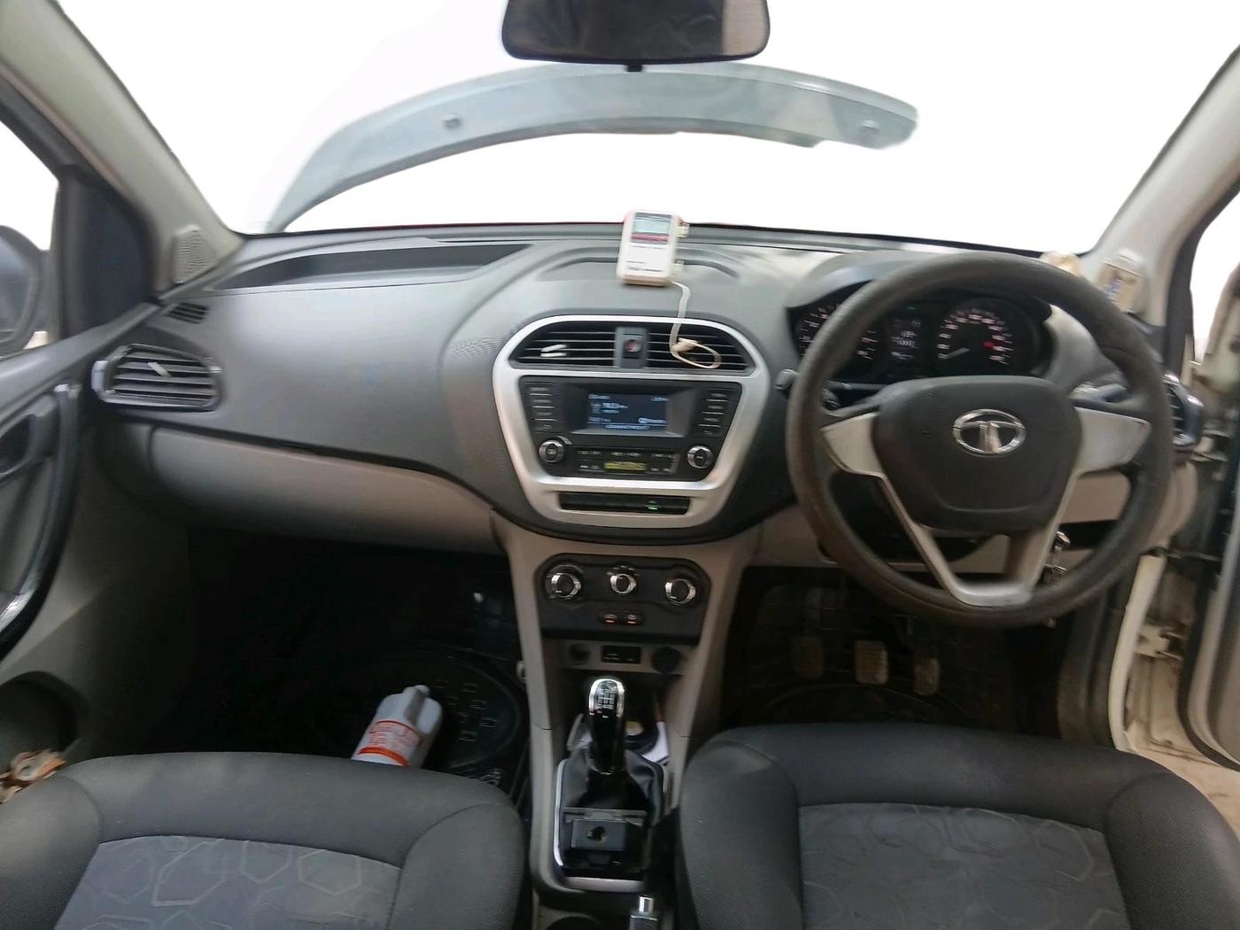 2016 Tata Tiago XT PETROL, Petrol, Manual, 80,802 km, interior