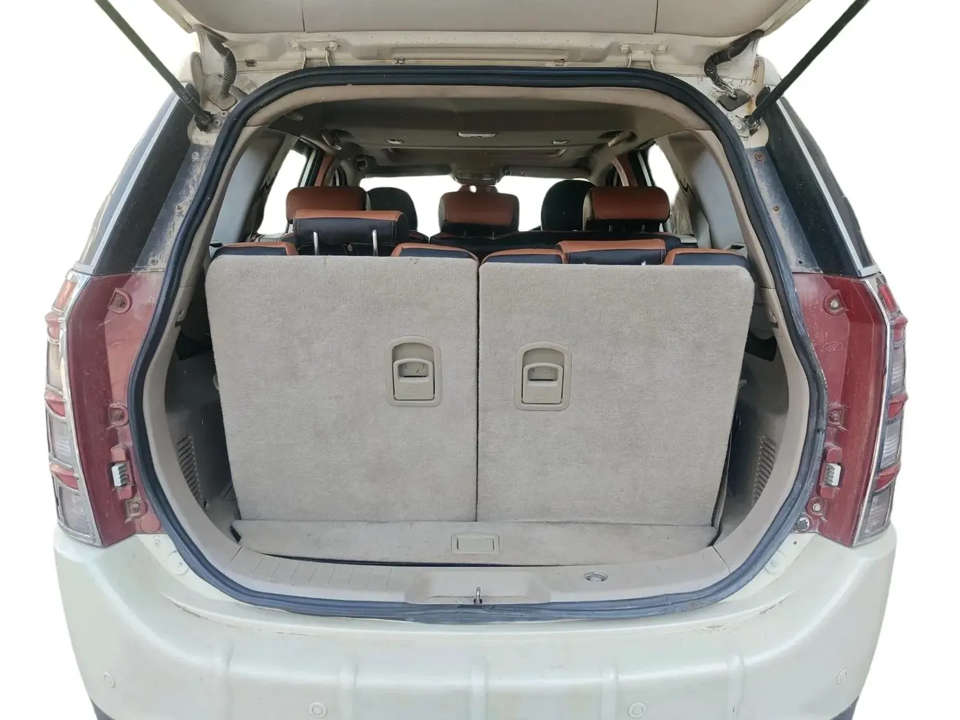 2017 Mahindra XUV500 W10 1.99, Diesel, Manual, 1,68,618 km, exterior