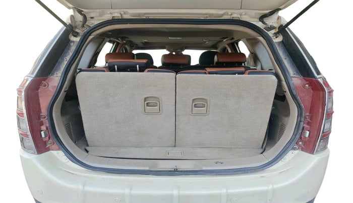 2017 Mahindra XUV500 W10 1.99, Diesel, Manual, 1,68,618 km, exterior