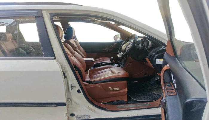 2017 Mahindra XUV500 W10 1.99, Diesel, Manual, 1,68,618 km, interior