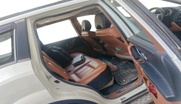 2017 Mahindra XUV500 W10 1.99, Diesel, Manual, 1,68,618 km, interior