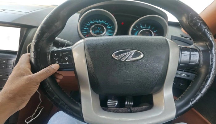 2017 Mahindra XUV500 W10 1.99, Diesel, Manual, 1,68,618 km, interior