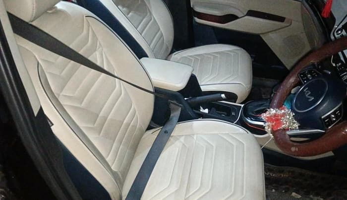 2023 KIA CARENS LUXURY PLUS 1.5 PETROL DCT 7 STR, Petrol, Automatic, 75,690 km, interior
