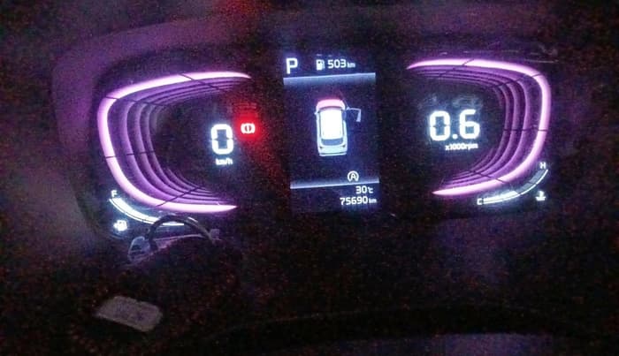 2023 KIA CARENS LUXURY PLUS 1.5 PETROL DCT 7 STR, Petrol, Automatic, 75,690 km, interior