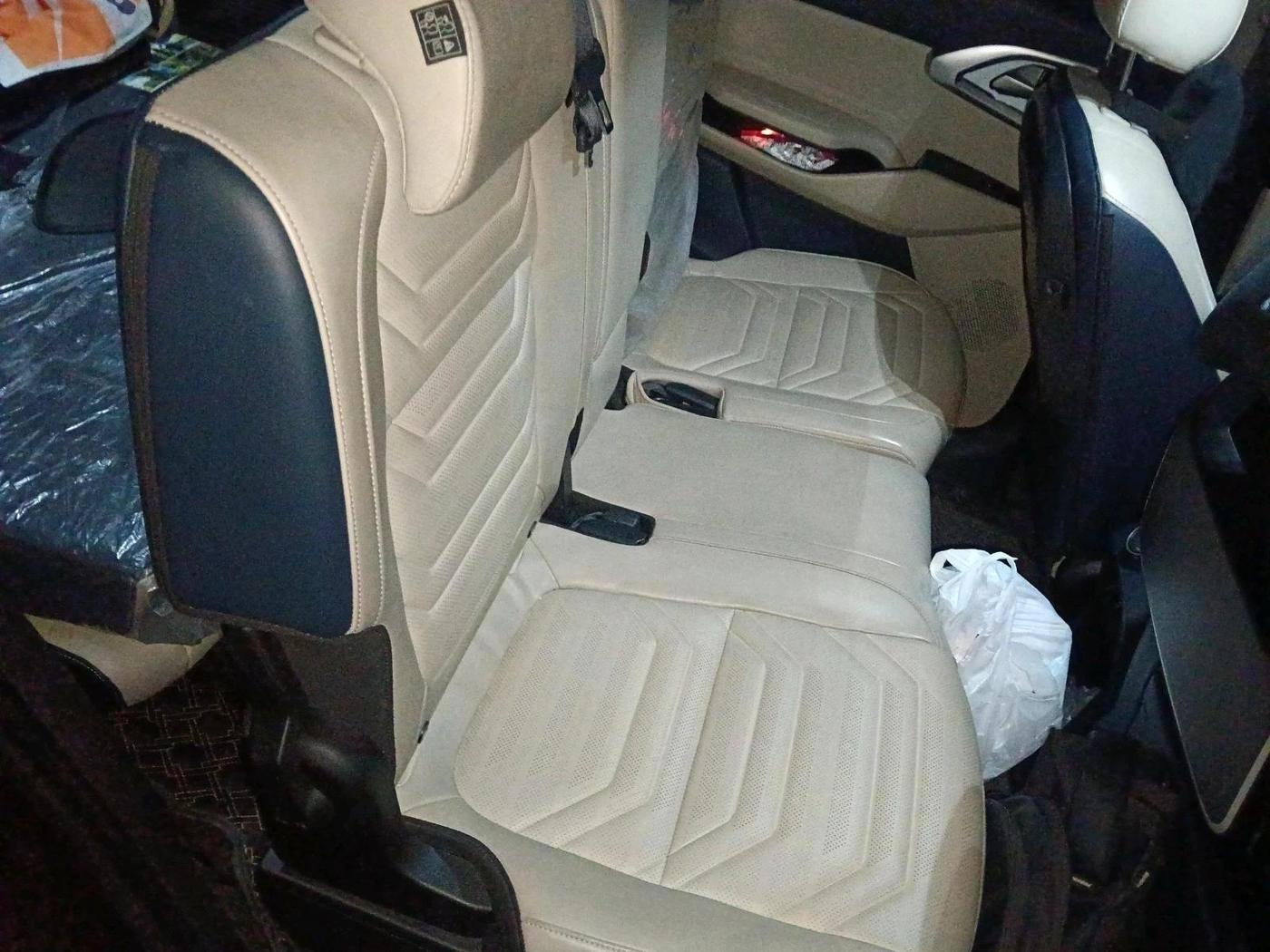 2023 KIA CARENS LUXURY PLUS 1.5 PETROL DCT 7 STR, Petrol, Automatic, 75,690 km, interior
